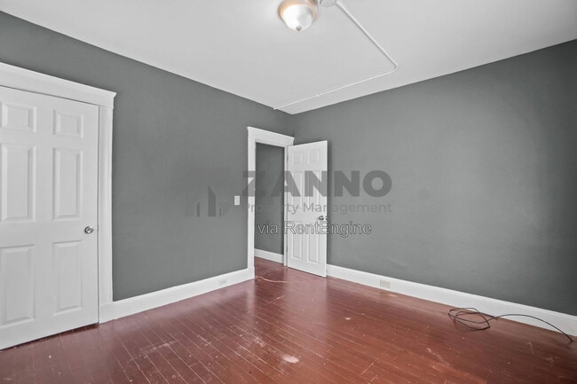 Building Photo - 72 Mowry St