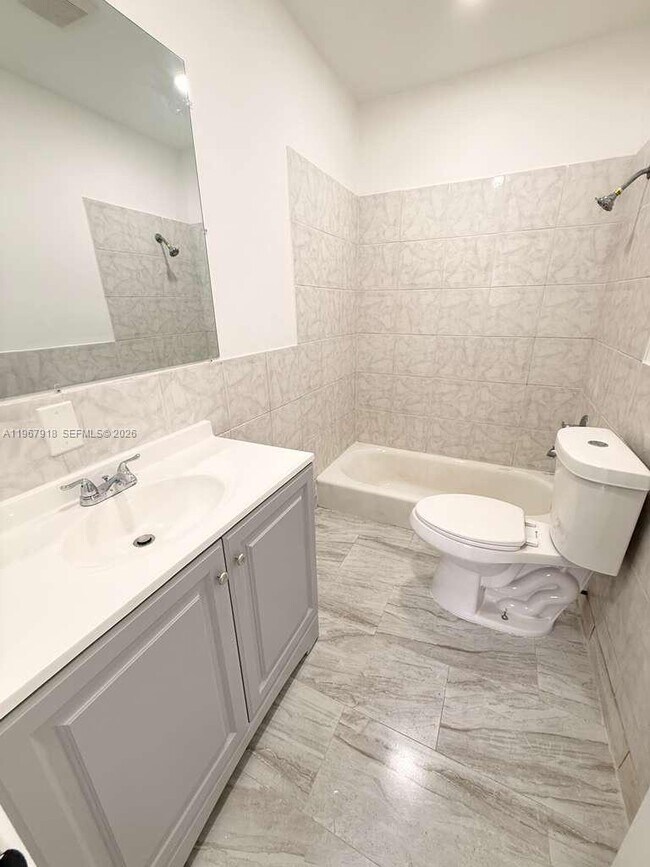 Building Photo - 7710 SW 10th Ct