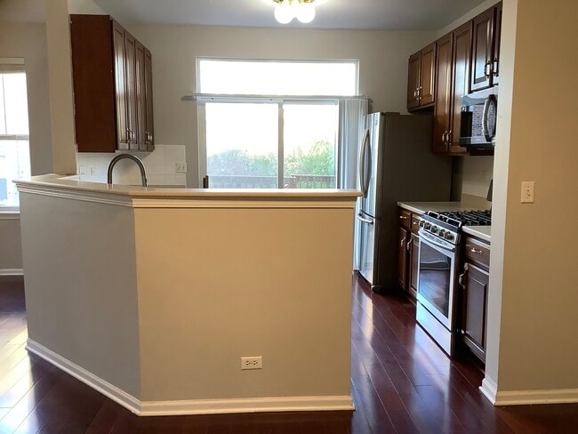 Building Photo - 75 Woodview Dr