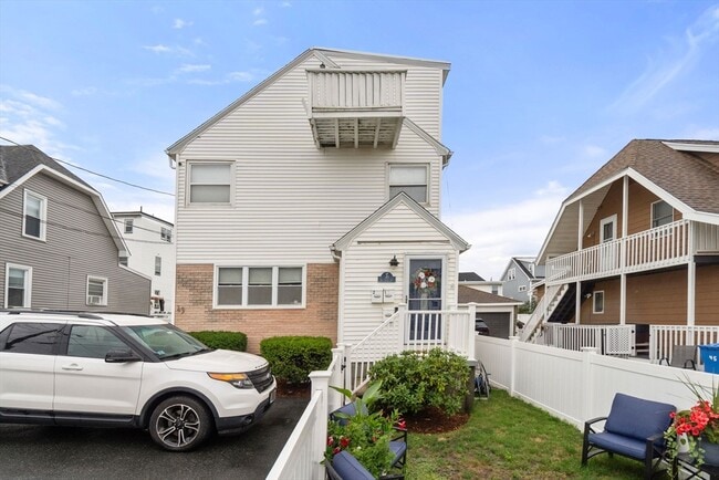 Building Photo - 49 Seafoam Ave