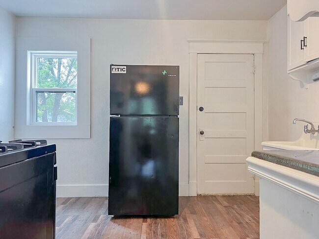 Building Photo - 315 Wyoming Ave