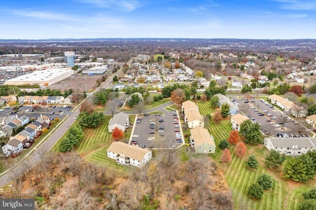 Building Photo - 408 Stockton Ct