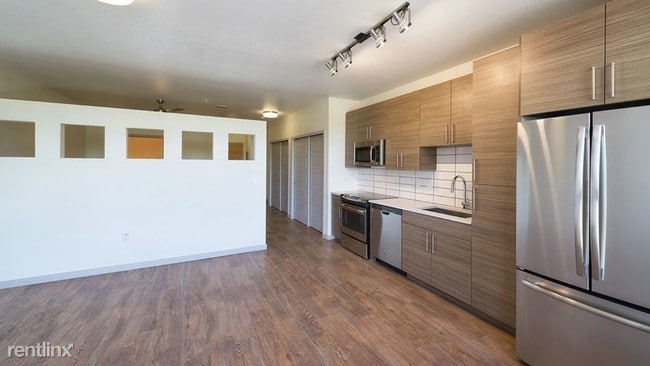 Building Photo - 1911 S Josephine St