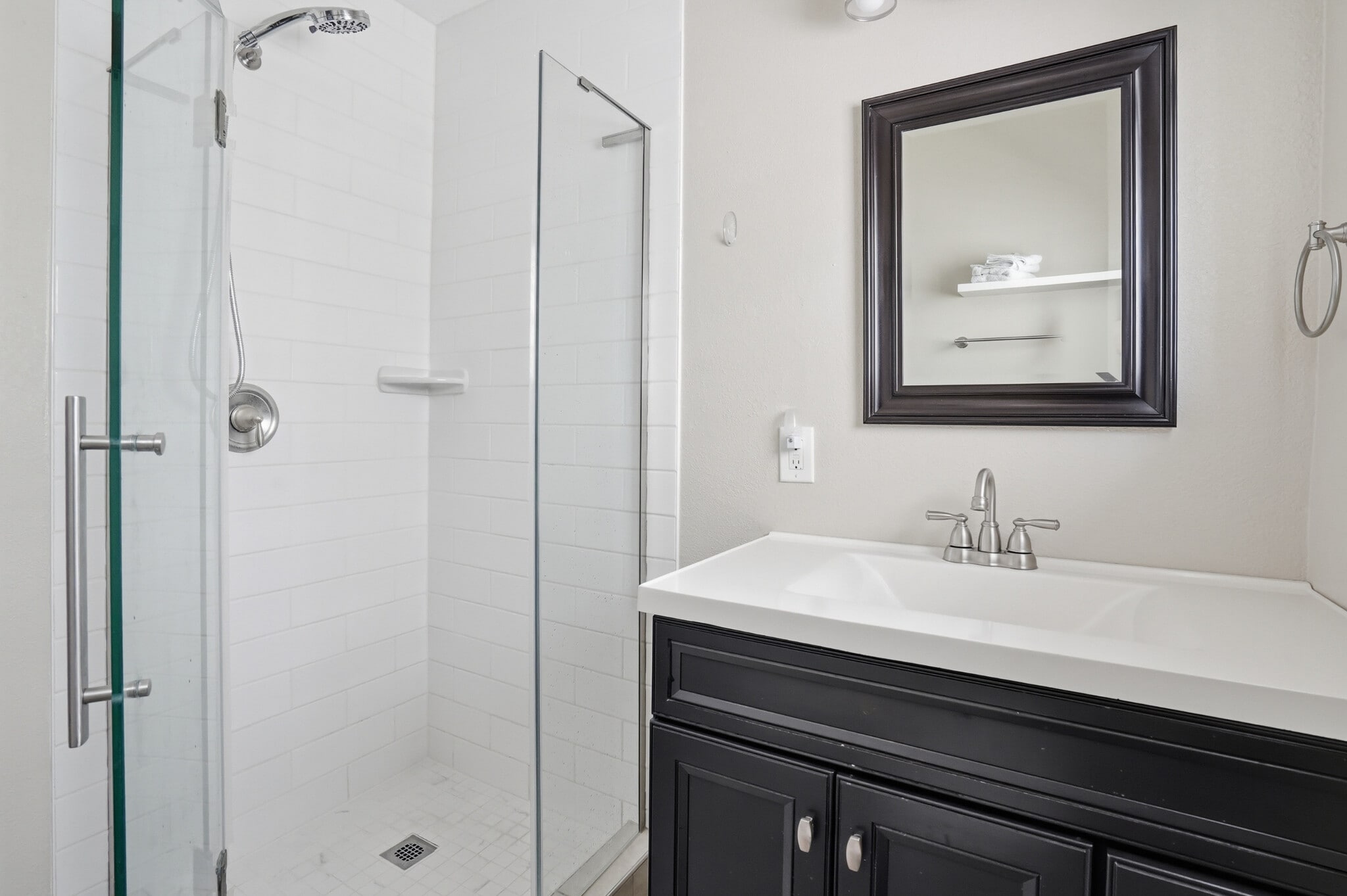 Building Photo - 539 6th St N