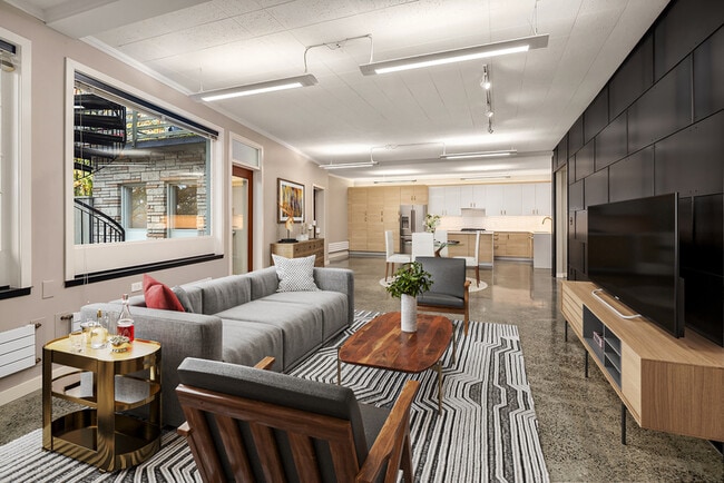 Building Photo - 2564 Dexter Ave N