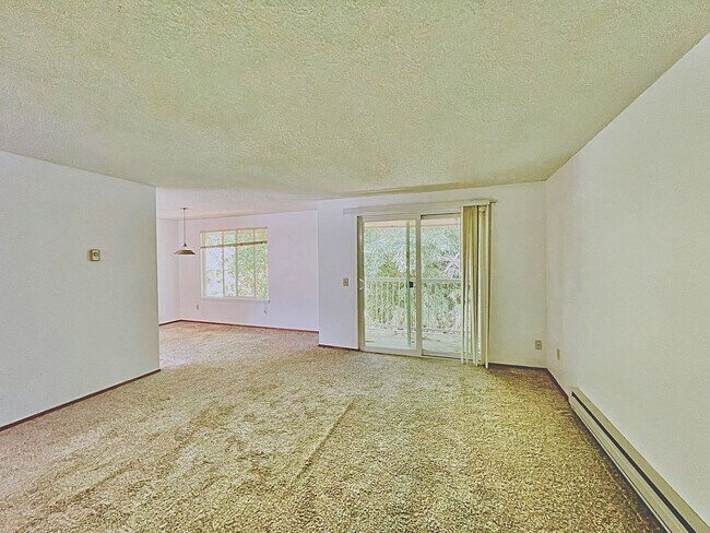 Building Photo - Carroll 4 Plex (LO)