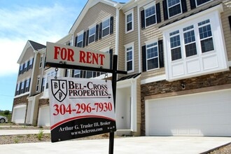 Building Photo - Suncrest Village- 3 Bedroom, Bonus Room and 3.5 Bathroom Townhome- Available Now!