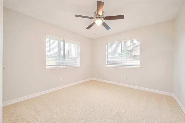 Building Photo - 2446 Long Reach Dr