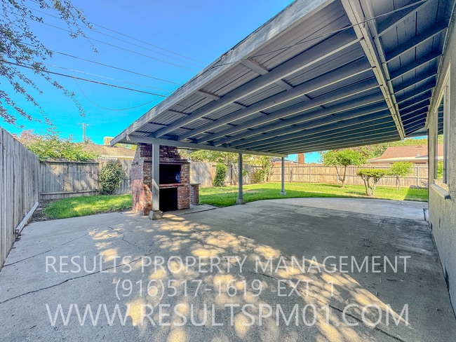 Building Photo - Completely remodeled 4 Bedroom home