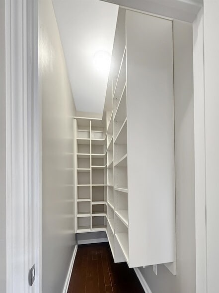 Building Photo - 813 Firefly Ct