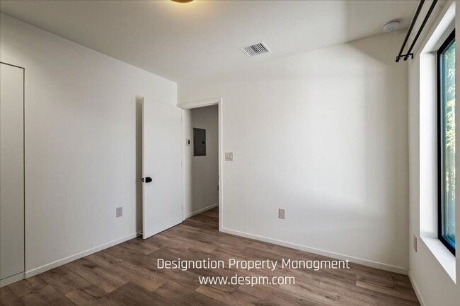 Building Photo - 3181 1/2 Verdugo Pl