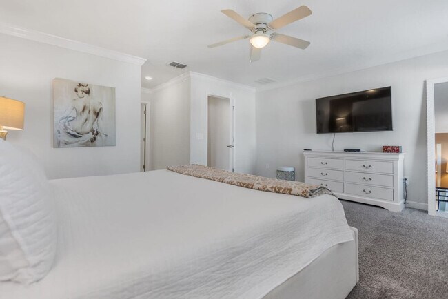 Building Photo - 4718 Kings Castle Cir