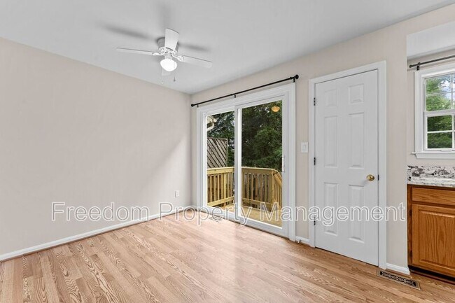 Building Photo - 8644 Sanderling Dr