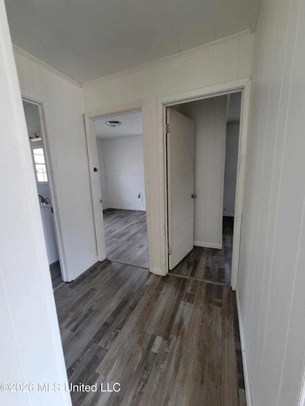 Building Photo - 632 Capital Ave