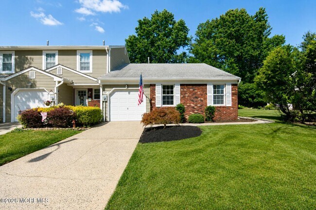 Building Photo - 99 Oak Ln