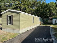 Building Photo - 17 Larry Cir