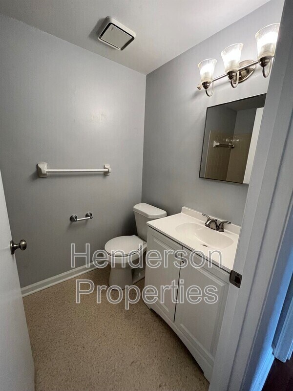 Building Photo - 9501 Shannon Green Dr