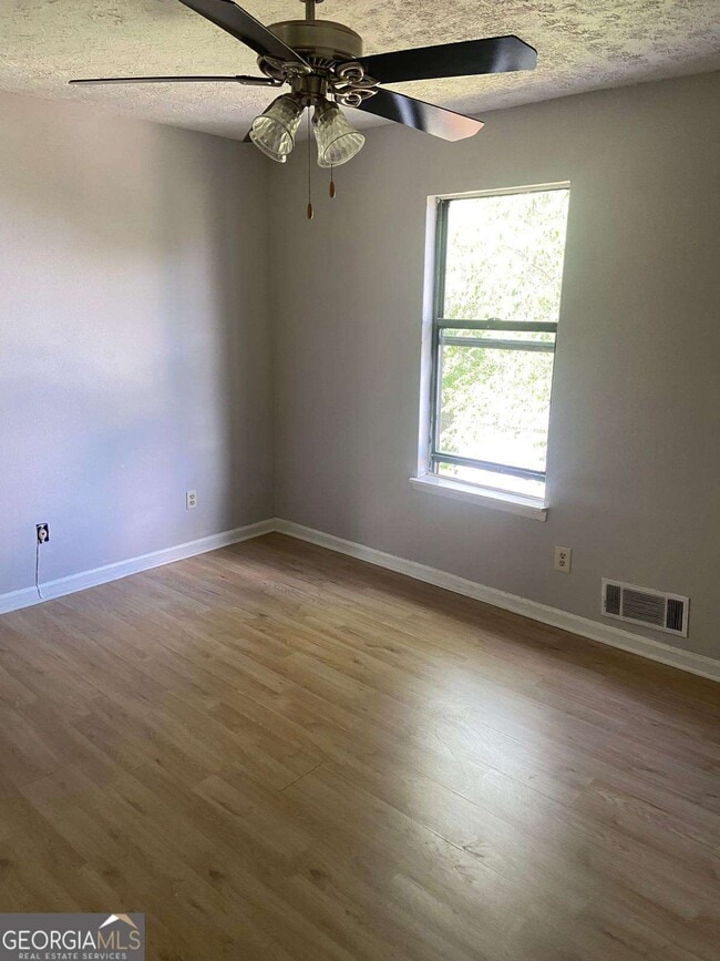 Building Photo - 8238 Canyon Forge Dr