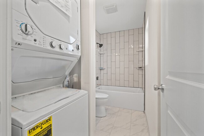 Building Photo - 316 24th St