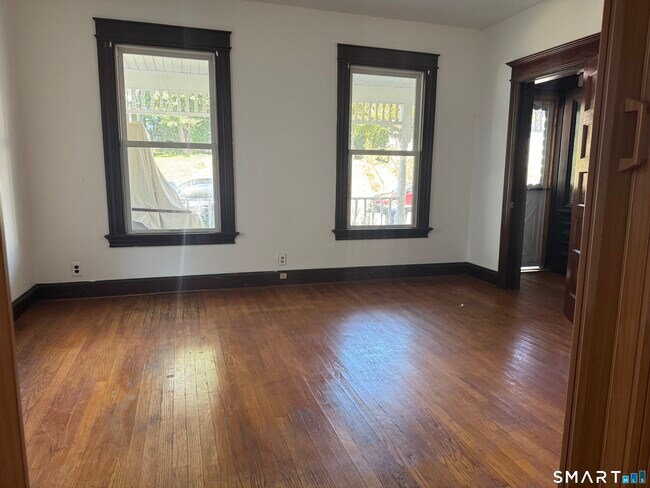 Building Photo - 251 Olivia St