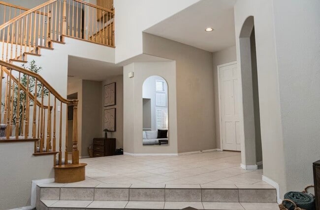 Building Photo - 2536 El Paso Grande Ave