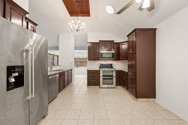 Building Photo - 1037 Colony St