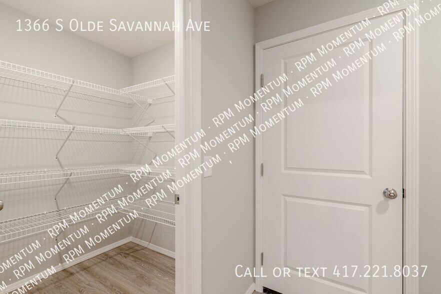 Building Photo - 1366 S Olde Savannah Ave