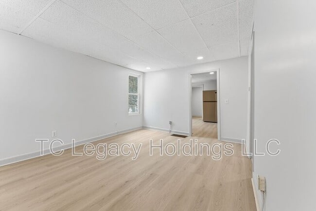 Building Photo - 16 Flint St