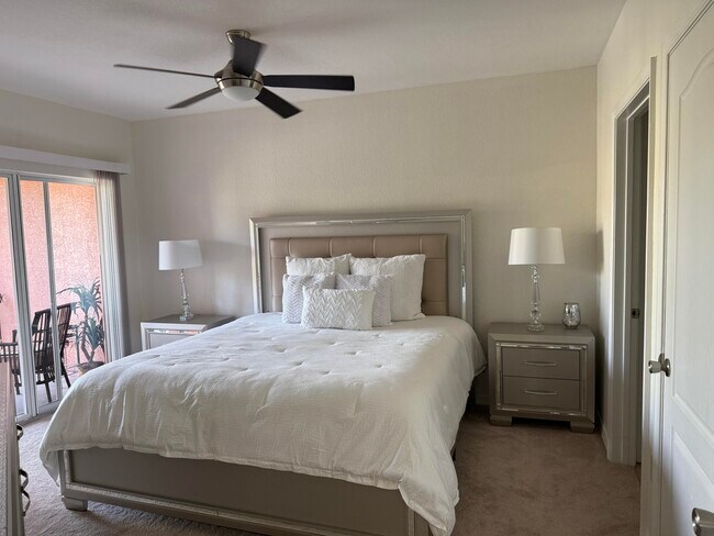 Building Photo - 156 SW Peacock Blvd