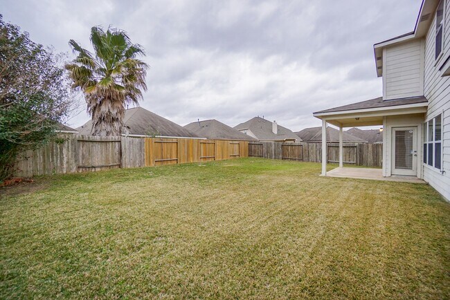 Building Photo - 1323 Colonial Manor Dr
