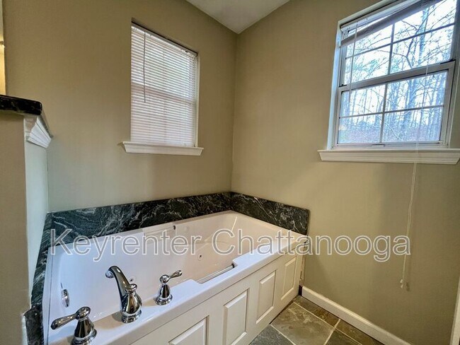 Building Photo - 6528 Harbor View Dr