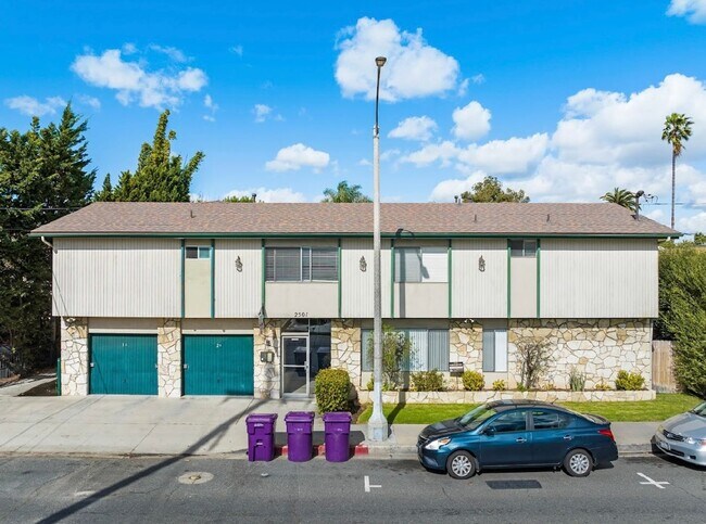 Building Photo - 2501 E 4TH ST