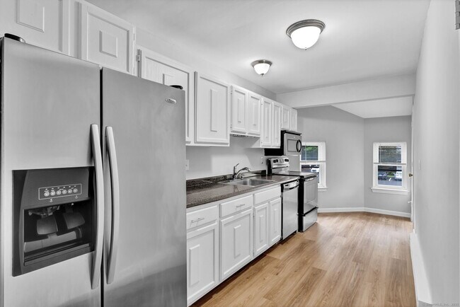 Building Photo - 38 Wellington Dr