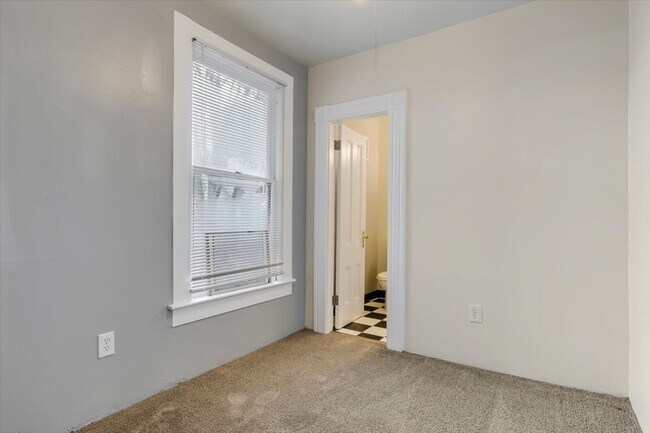 Building Photo - Charming 1-Bedroom Coming Soon!