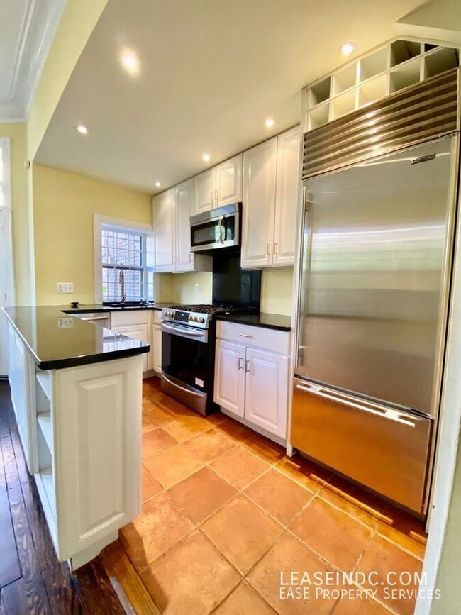 Building Photo - 1501 R St NW