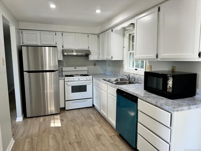 Building Photo - 61 Richard Brown Dr