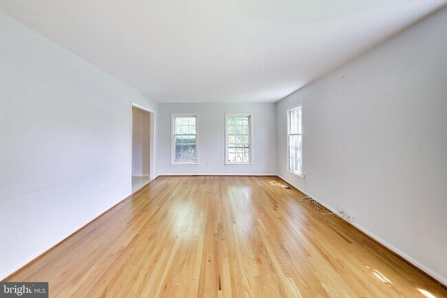Building Photo - 991 Farm Haven Dr