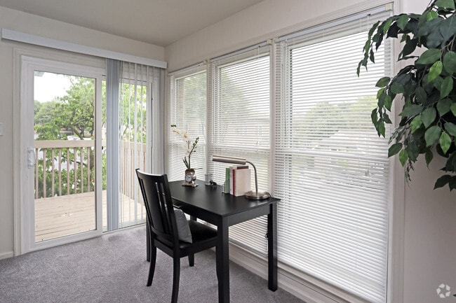 Living Room - Brookfield Apartments