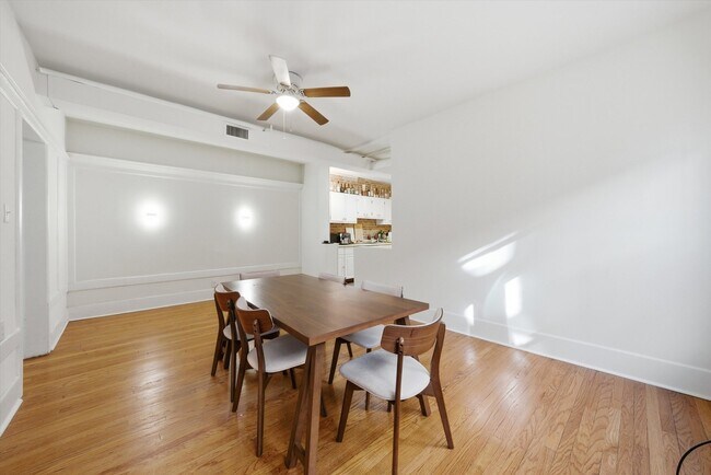 Building Photo - 5210 S Ingleside Ave