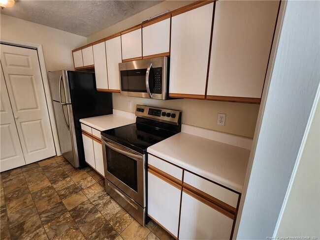 Building Photo - 264 Waterdown Dr