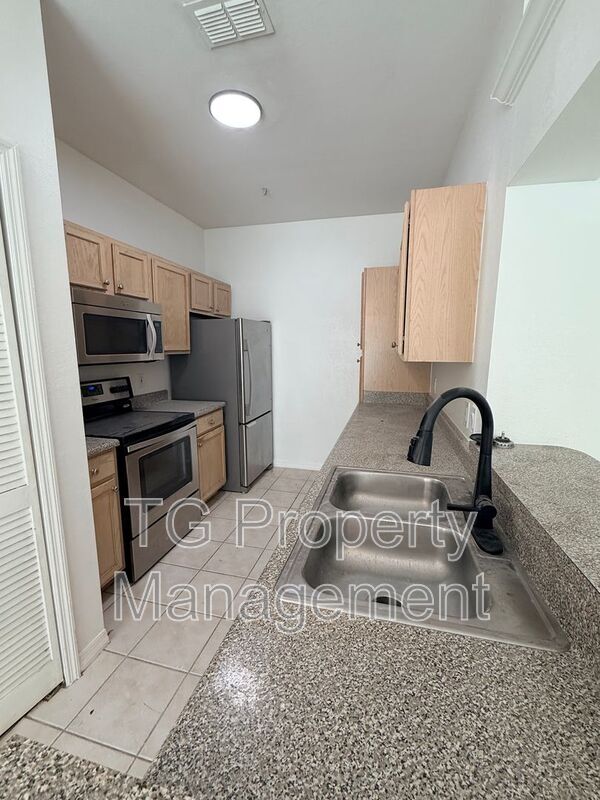 Building Photo - 7800 Point Meadows Dr