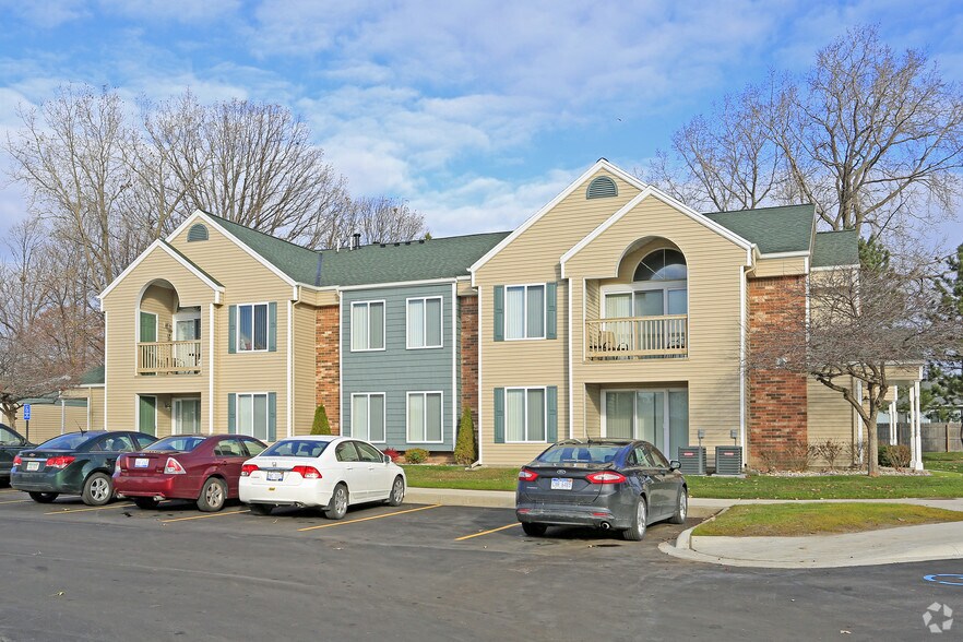 LAKE VILLAGE APARTMENTS 2060 Parkdale Dr Port Huron MI 48060 Apartment Finder