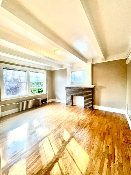 Primary Photo - 901 N M St