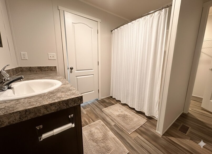 Building Photo - 34 Jubilee St