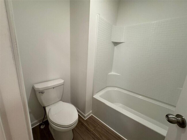Building Photo - 204 Peregrine Point