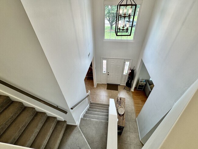 Building Photo - First-Time Rental! Available 08-07-26 - Fenced Yard, Pet Friendly, Attached 2-Car Garage!