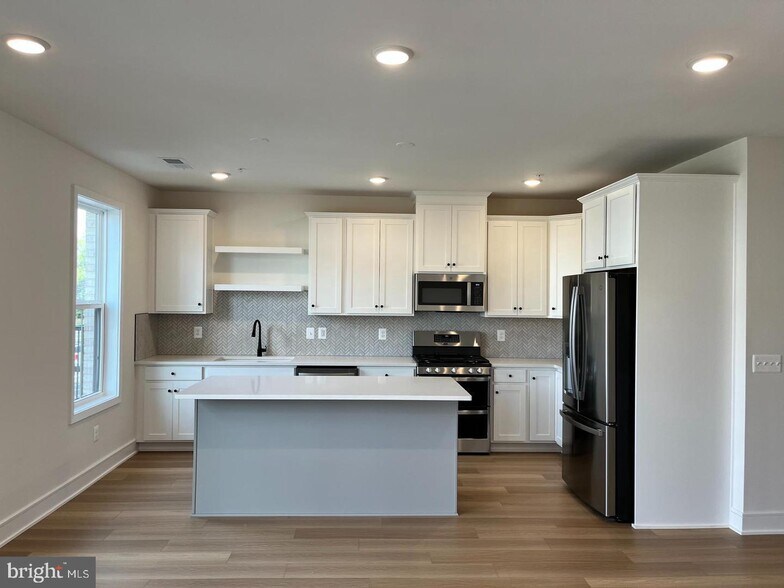 Building Photo - 43396 Farringdon Sq