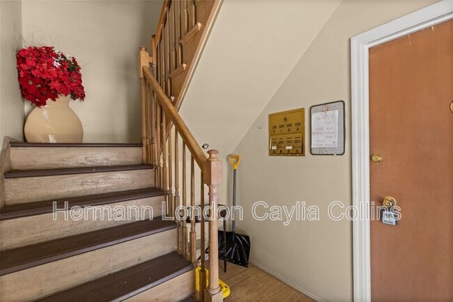 Building Photo - 7249 Pasadena Blvd