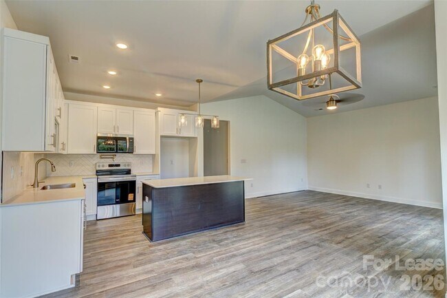 Building Photo - 197 Dale Dr