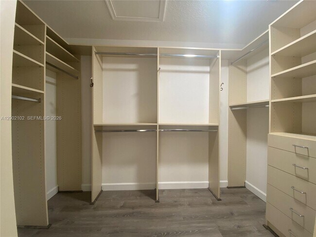 Building Photo - 2486 Bay Isle Dr